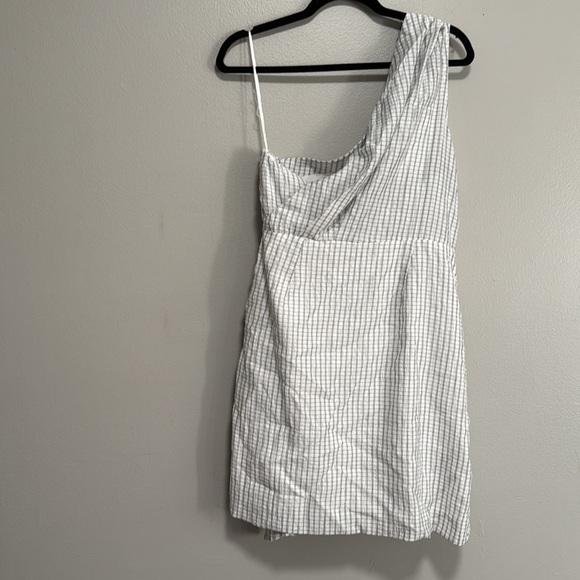 White Asymmetrical Ruched One-Shoulder Dress - Picture 5 of 5